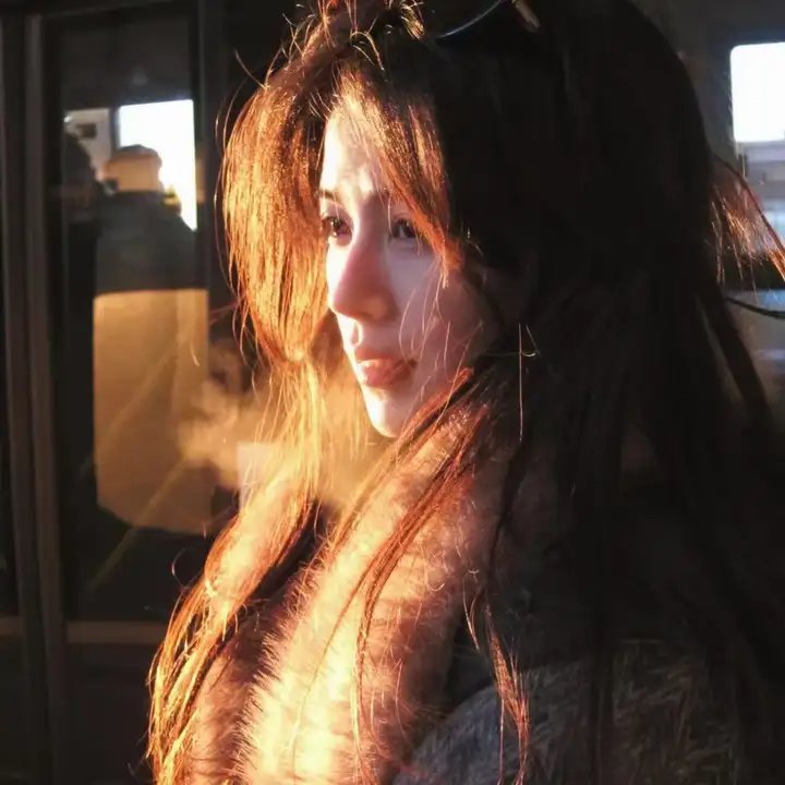 白色女孩粤语